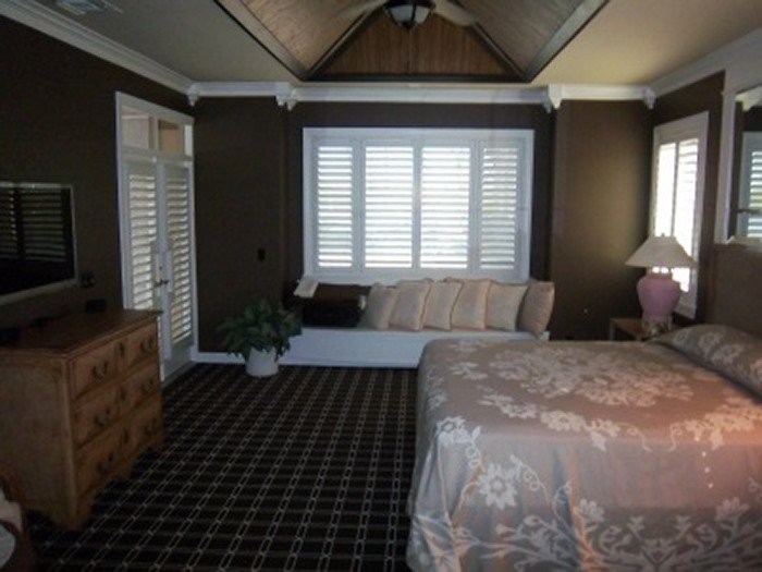 Hunter Douglas Dealer Image